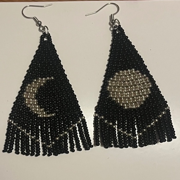 Beaded moon earrings - Picture 1 of 4